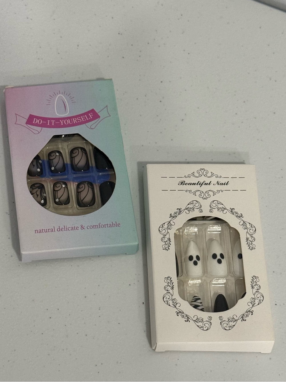 Do-It-Yourself False Nail Sets - Black & White Designs